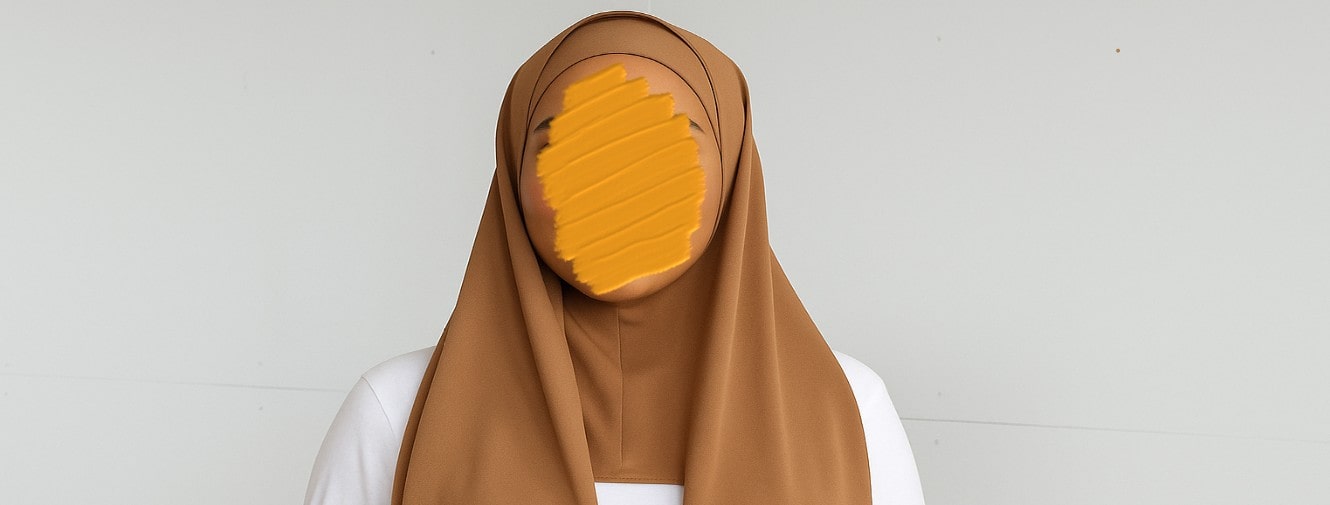 Instant Hijab - step-by-step tutorial showing how to wrap and style this elegant hijab look